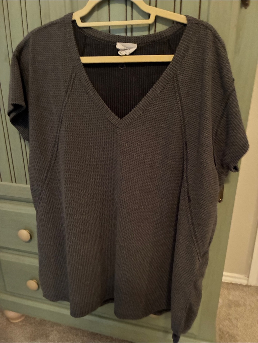 Andree Gray V‑Neck Short Sleeve Knit Tunic